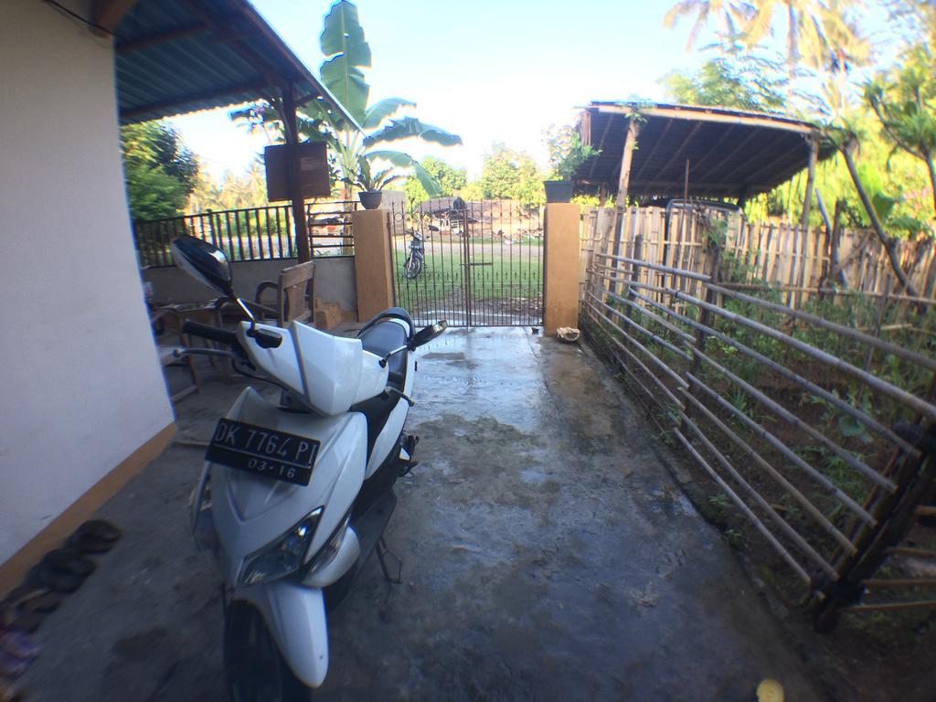 Jeges Homestay Senggigi Extérieur photo